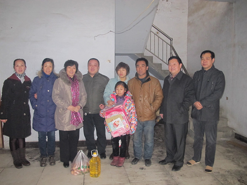 春節(jié)慰問送溫暖-黨政關(guān)懷暖人心-益和熱力公司開展“送溫暖、獻(xiàn)愛心”活動(dòng)